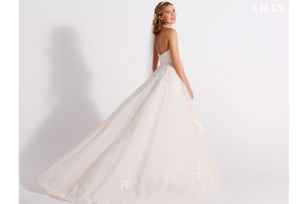 robe de mariée coupe princesse, style romantique, tendnace 2021 dentelle perlée et tulle