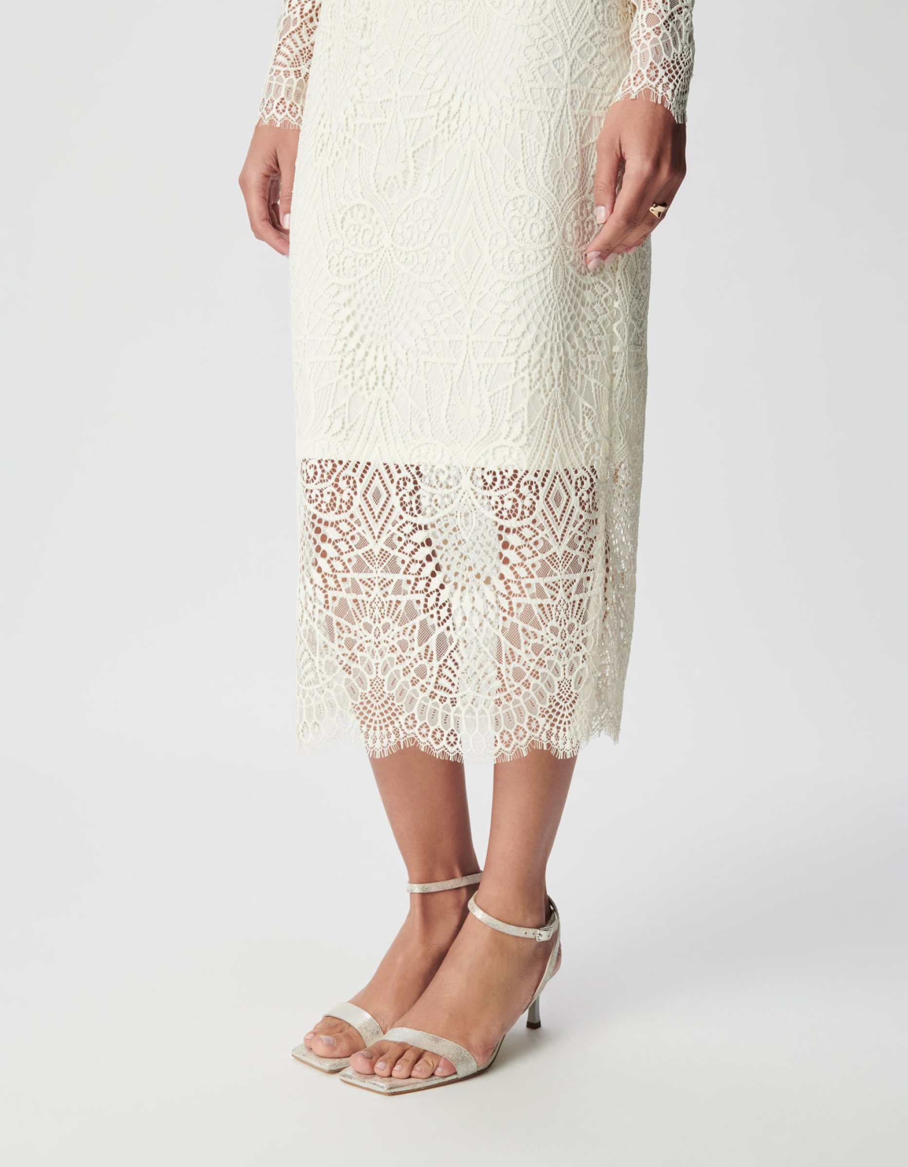 p2889622_307286_5_69aed50e25136 Robe midi dentelle IKKS B330115